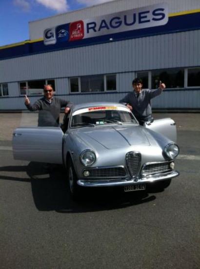 PERE ET FILS SUR LA ROUTE: PIERRE ET MARCEL RAGUES SUR LE TOUR AUTO